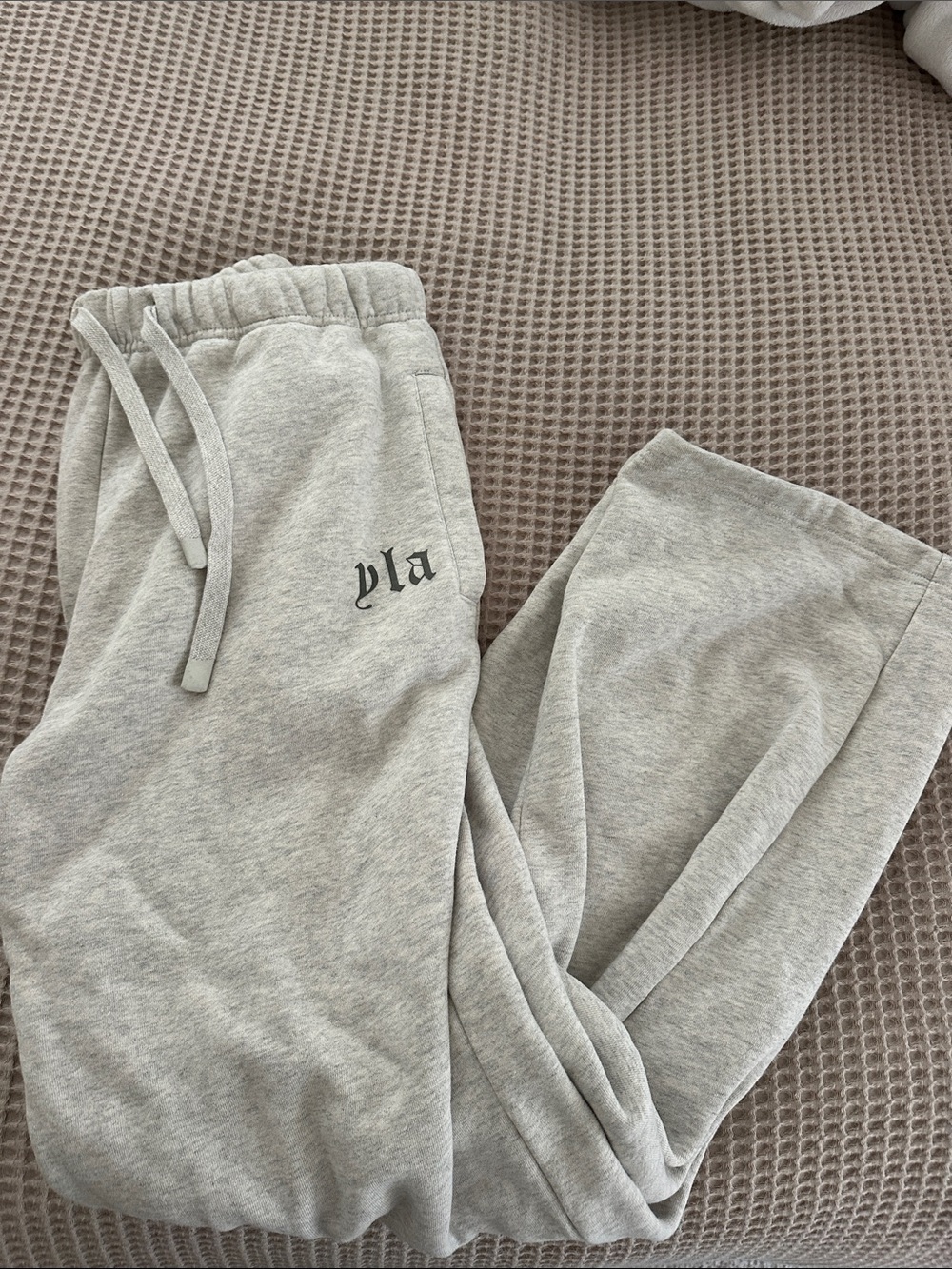Young La wide leg sweatpants!